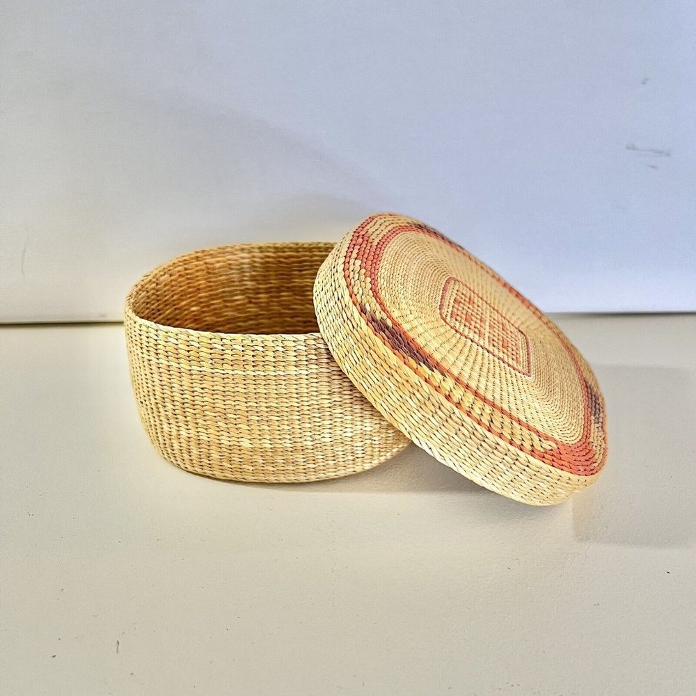 VINTAGE Woven Sweet Grass Square Basket With Lid 4.5” X 4.5 X 2.5